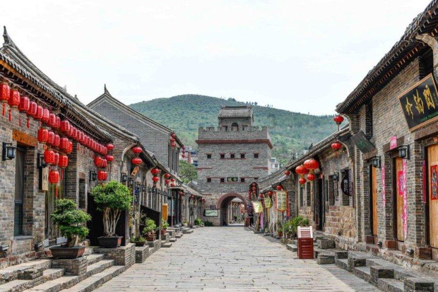 我除了带转换插头外还要带变压器吗